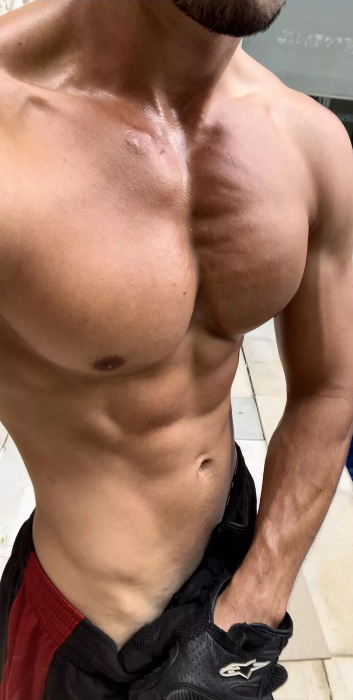 V line check at 6’3 218lbs 😈💪🏽