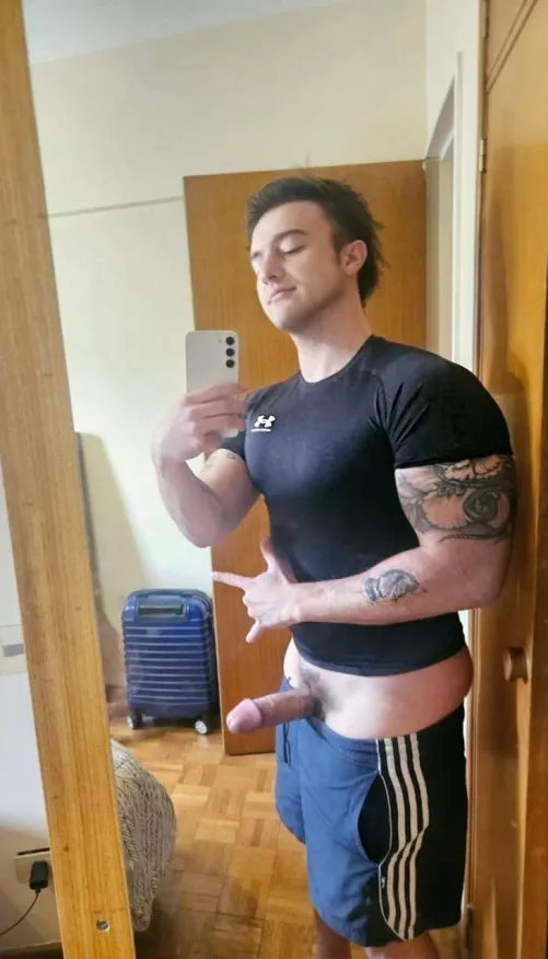 [20] Would you notice that I go to the gym if you saw me with my shirt on?