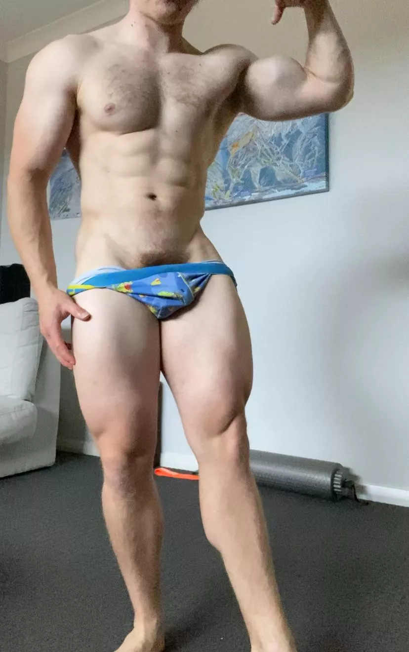 (24) Do you mind if I flex in front of you bro? 