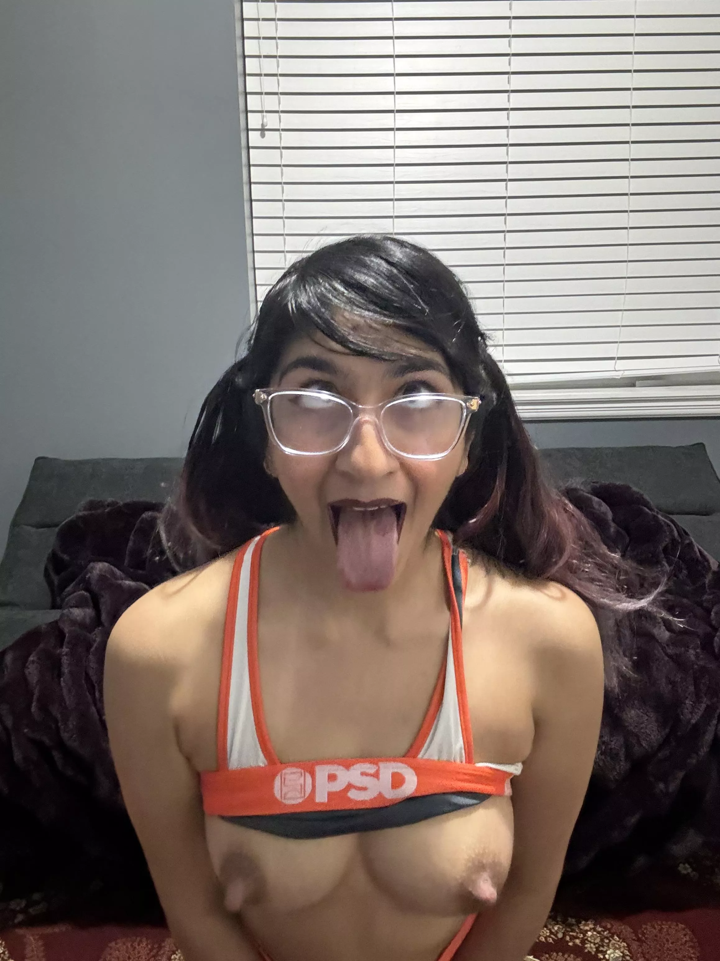 (F) You find me like this under the dining table, what’re you eating first? 