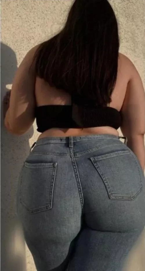 Filling out those jeans nicely 