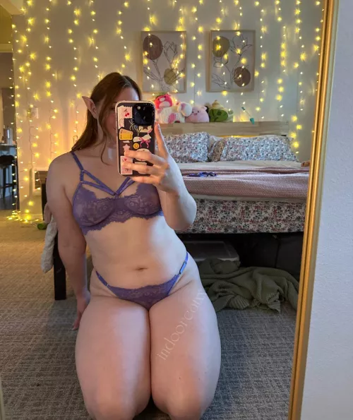 How do you feel about an elf girl like me on their knees for you [F]