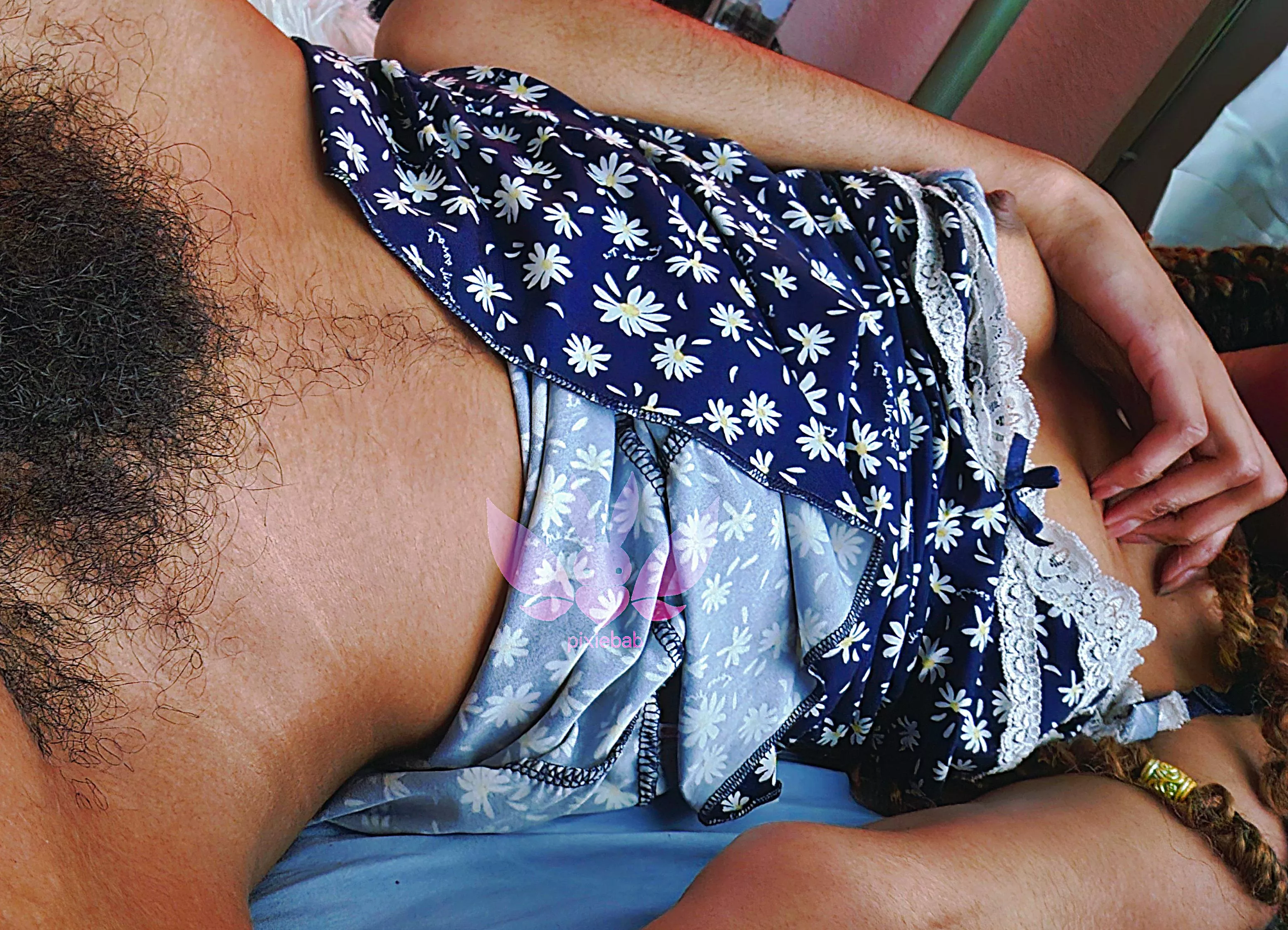 I love being single, no one can tell me to shave >:)