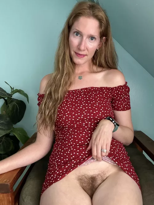 I want to know your opinion on hairy milfs 