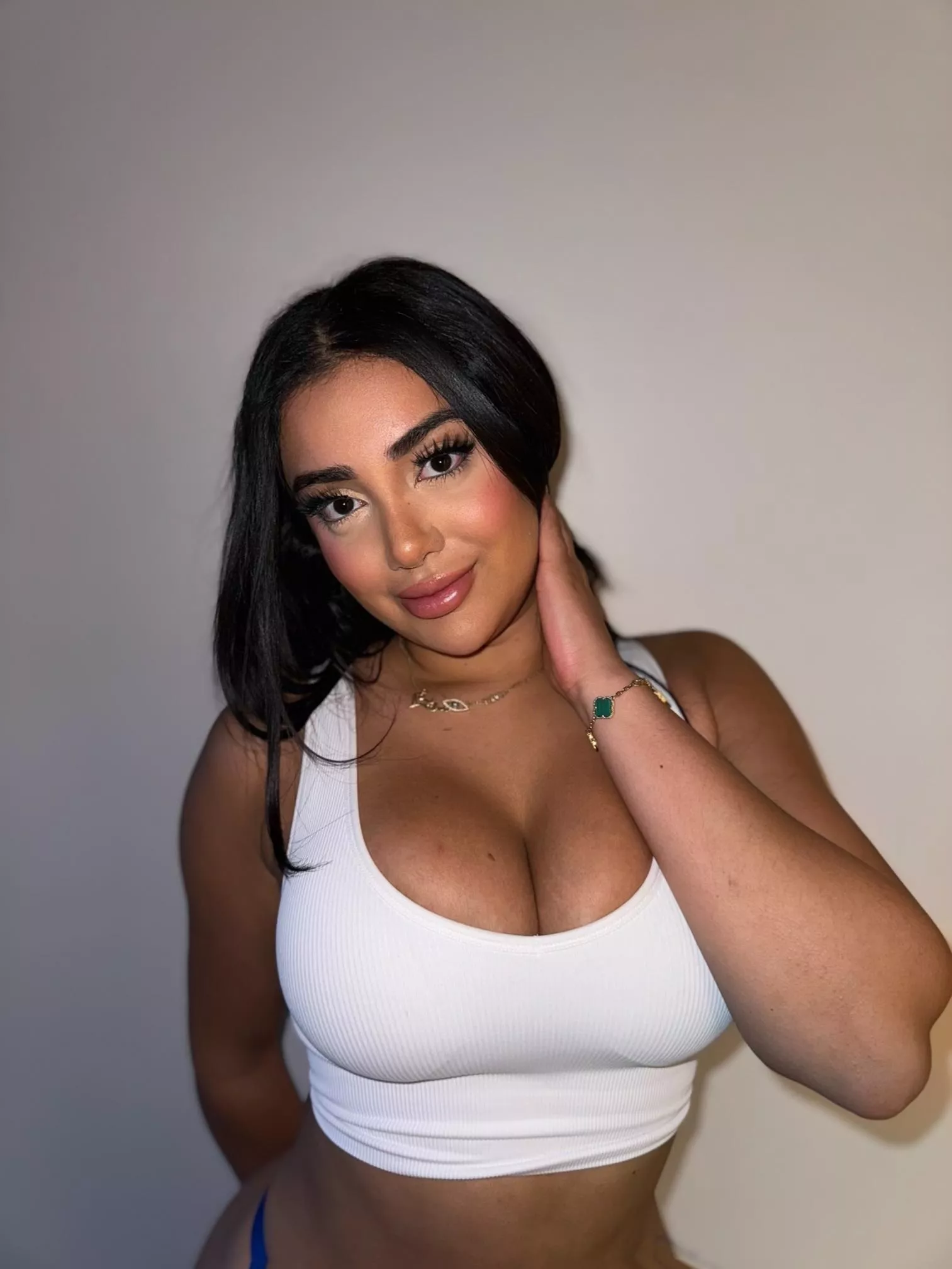 Just showing u whats underneath 😜 ;)