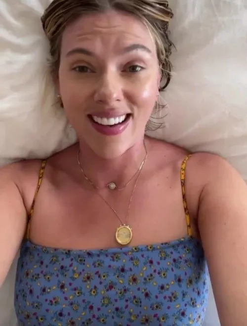 Scarlet Johansson ready for some sub time