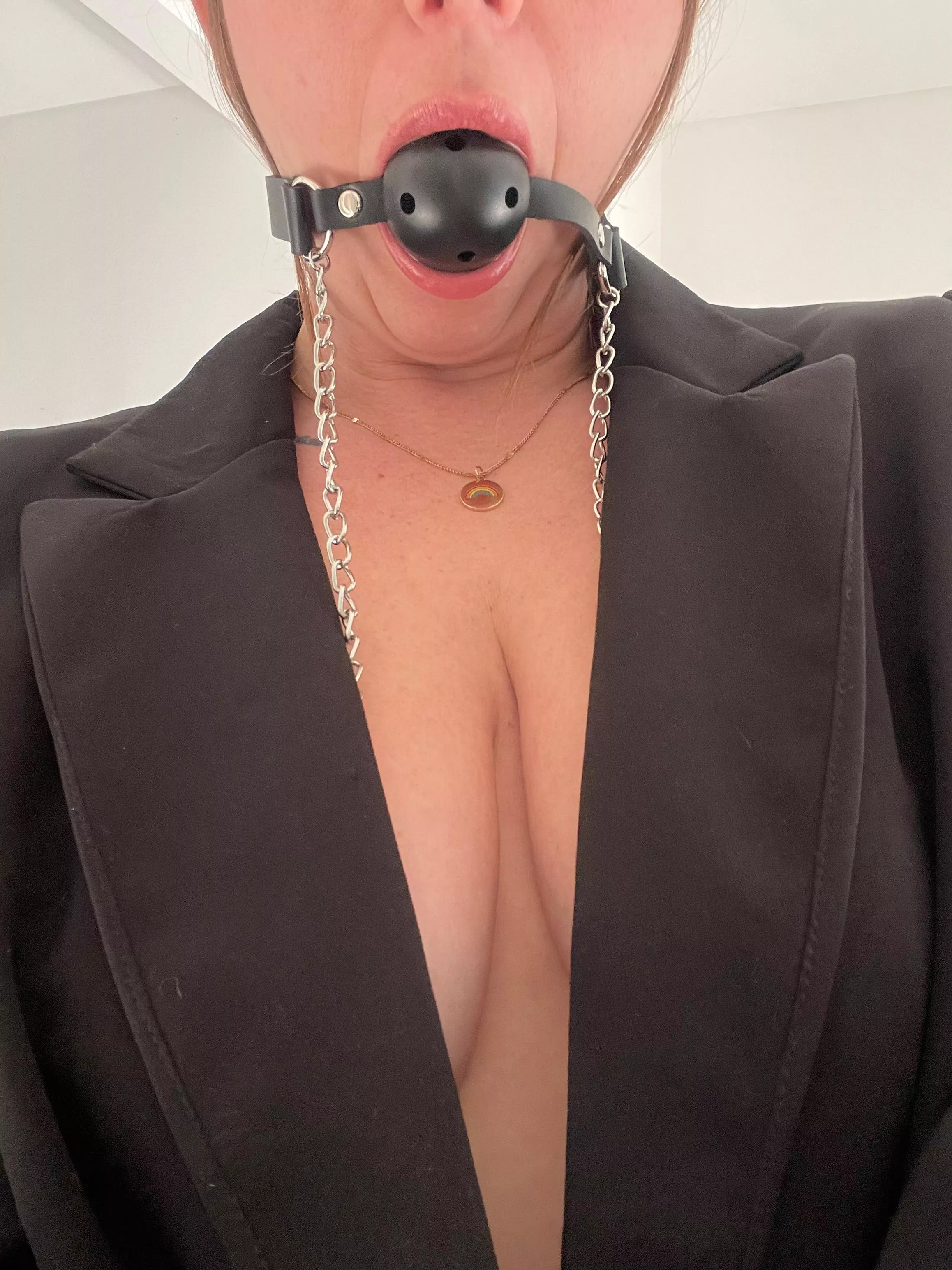 silent and ready to play with you