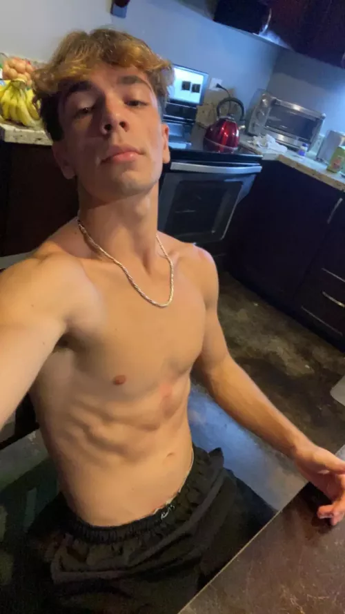18 surfer guy looking for fun