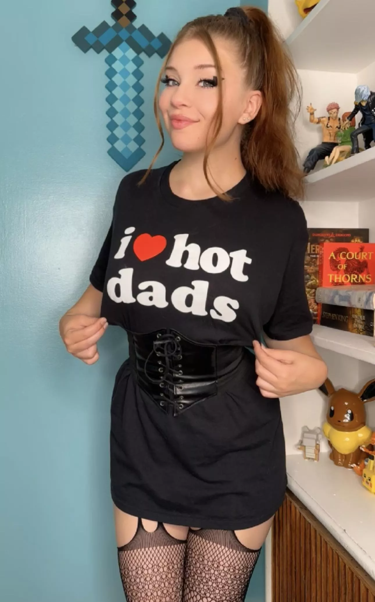 Big tshirts + corsets 