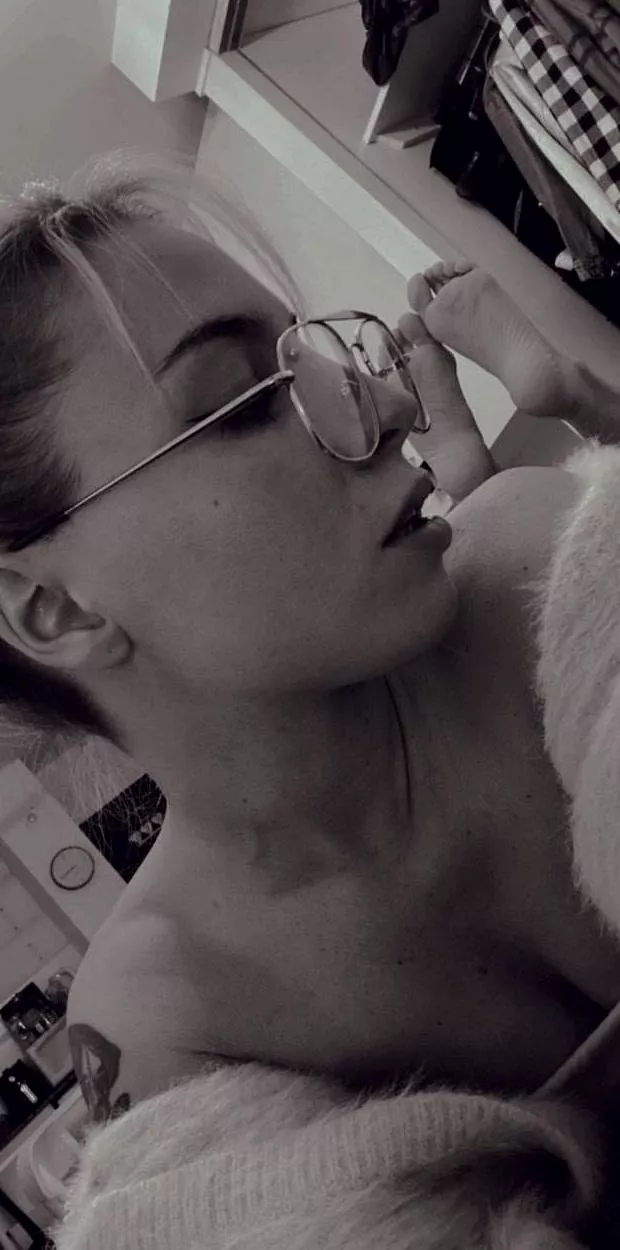 I took a selfie break while studying