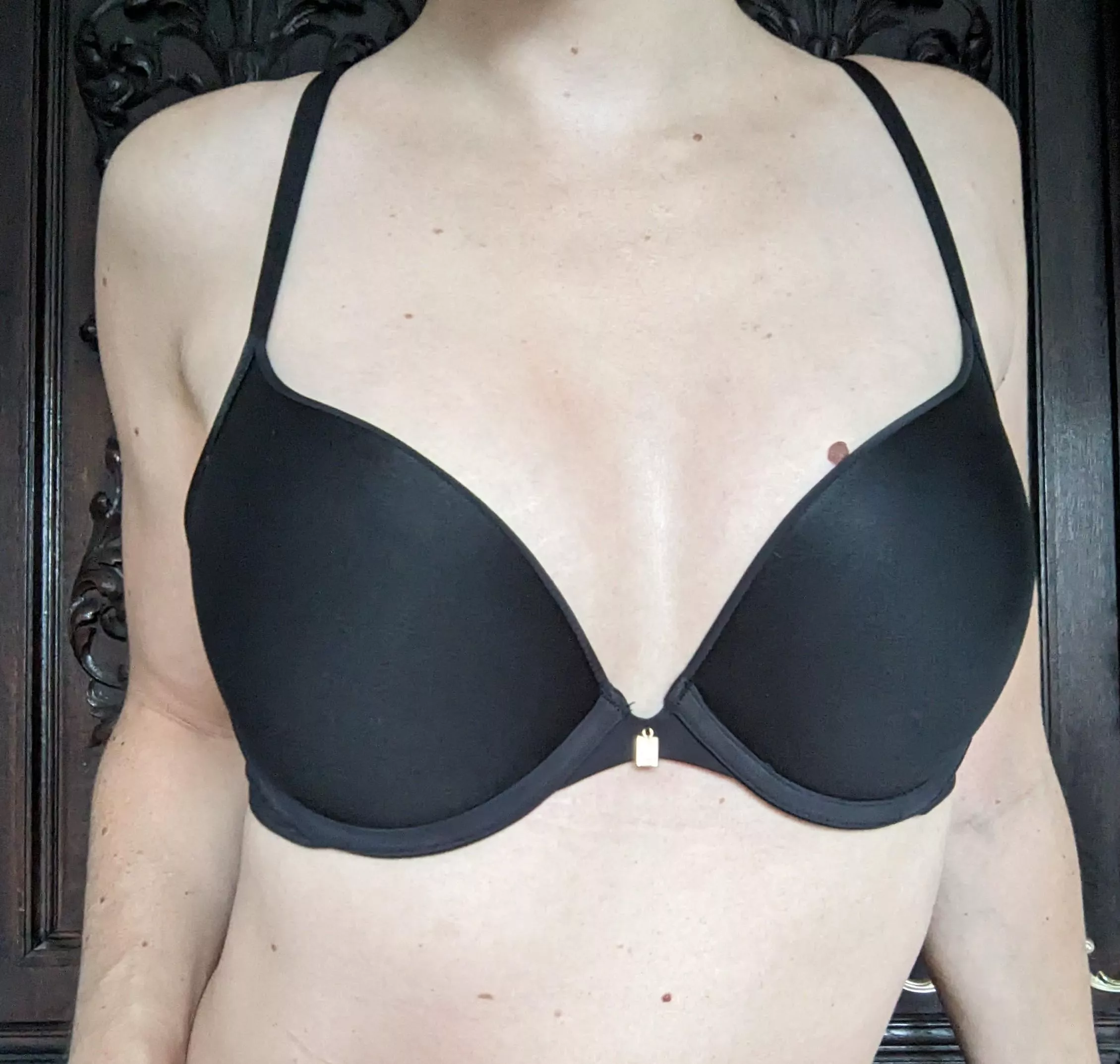 Just a nice basic black push-up bra [IRTR]