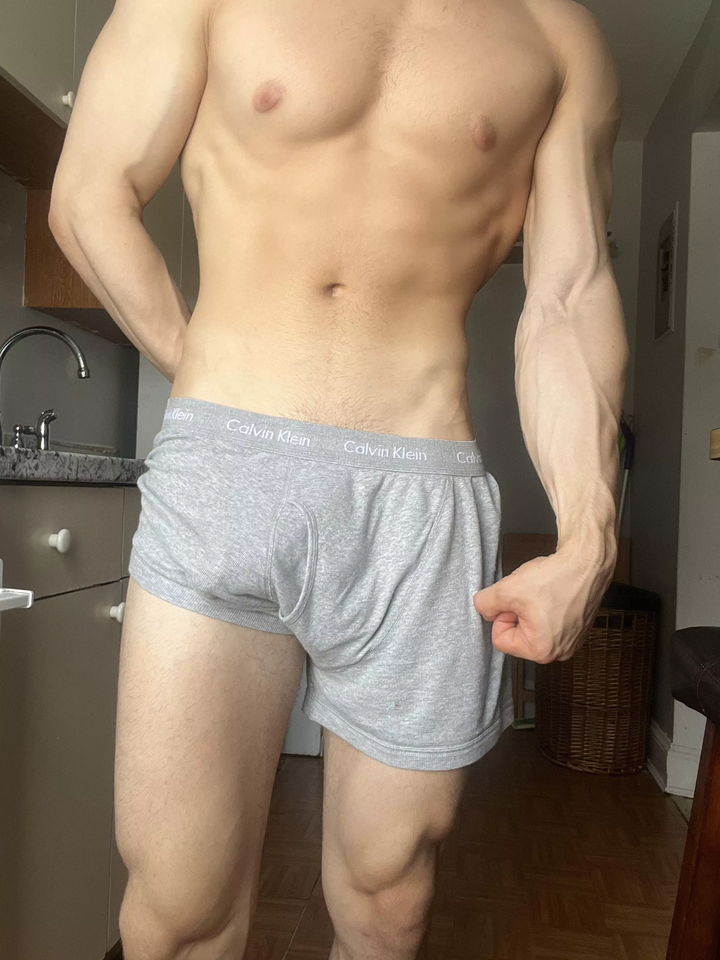 (21) you like this bulge ?