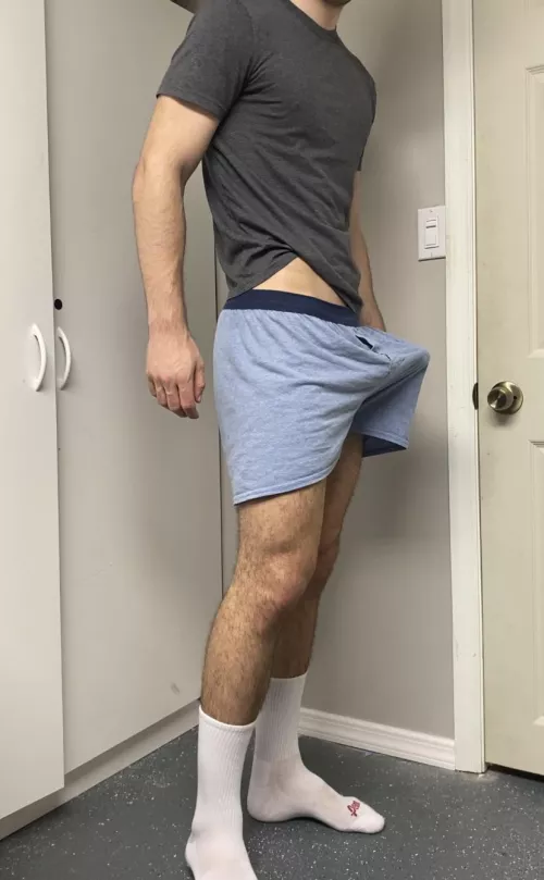 [22] Good morning (wood)