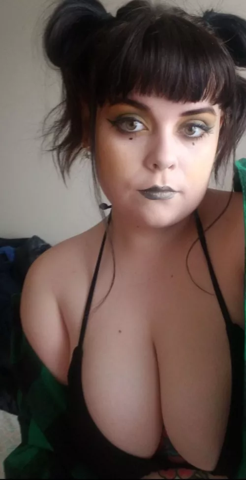 Do I have nice eyes?