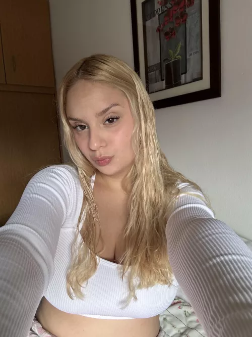 Do I look good in this white croptop?