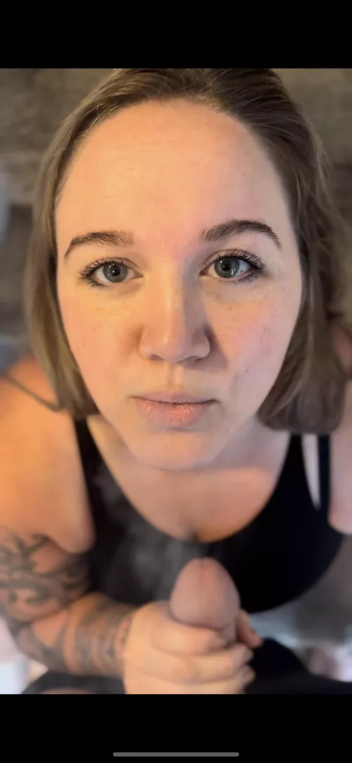 Do you want to see more smokey blowjobs? 💨😘