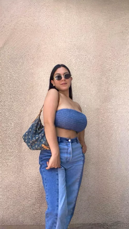 Does blue make them look smaller?