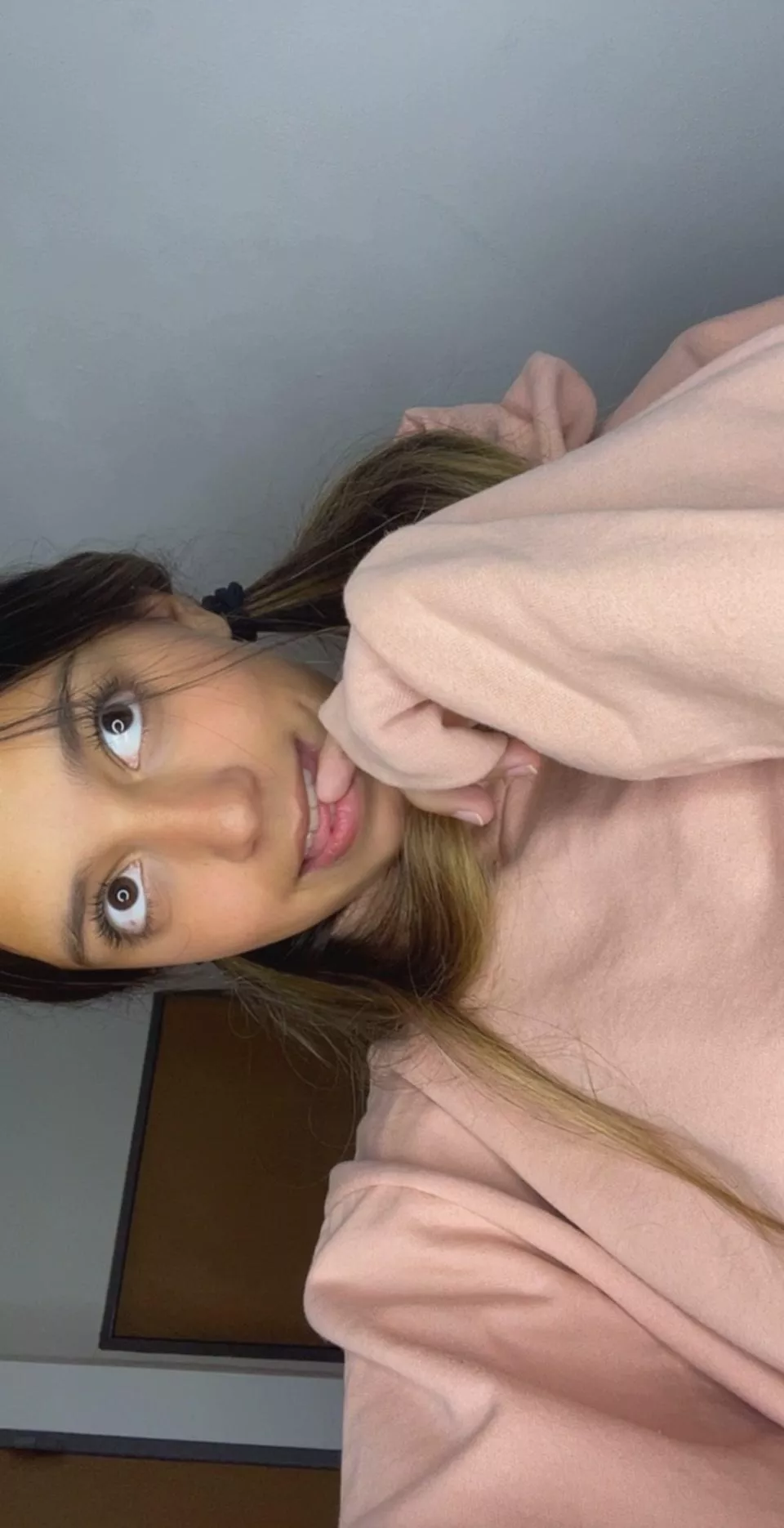 don't show this my m0m 