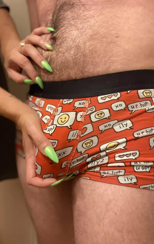 Her nails look so good on it