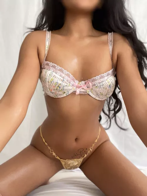 if you find my Pakistani body attractive, i owe you my pussy ;)