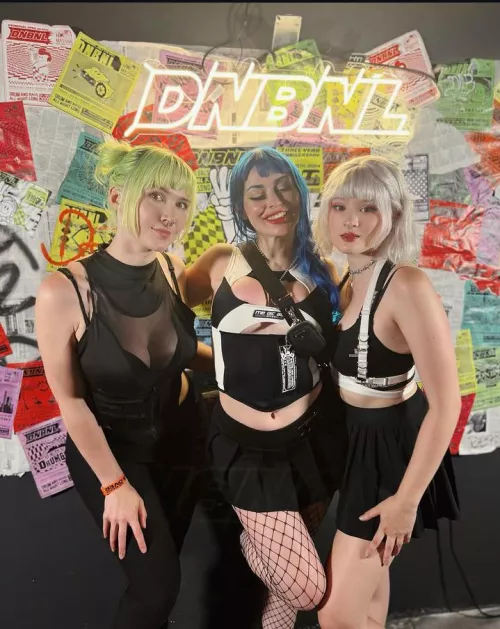 Pick One 💚💙🤍