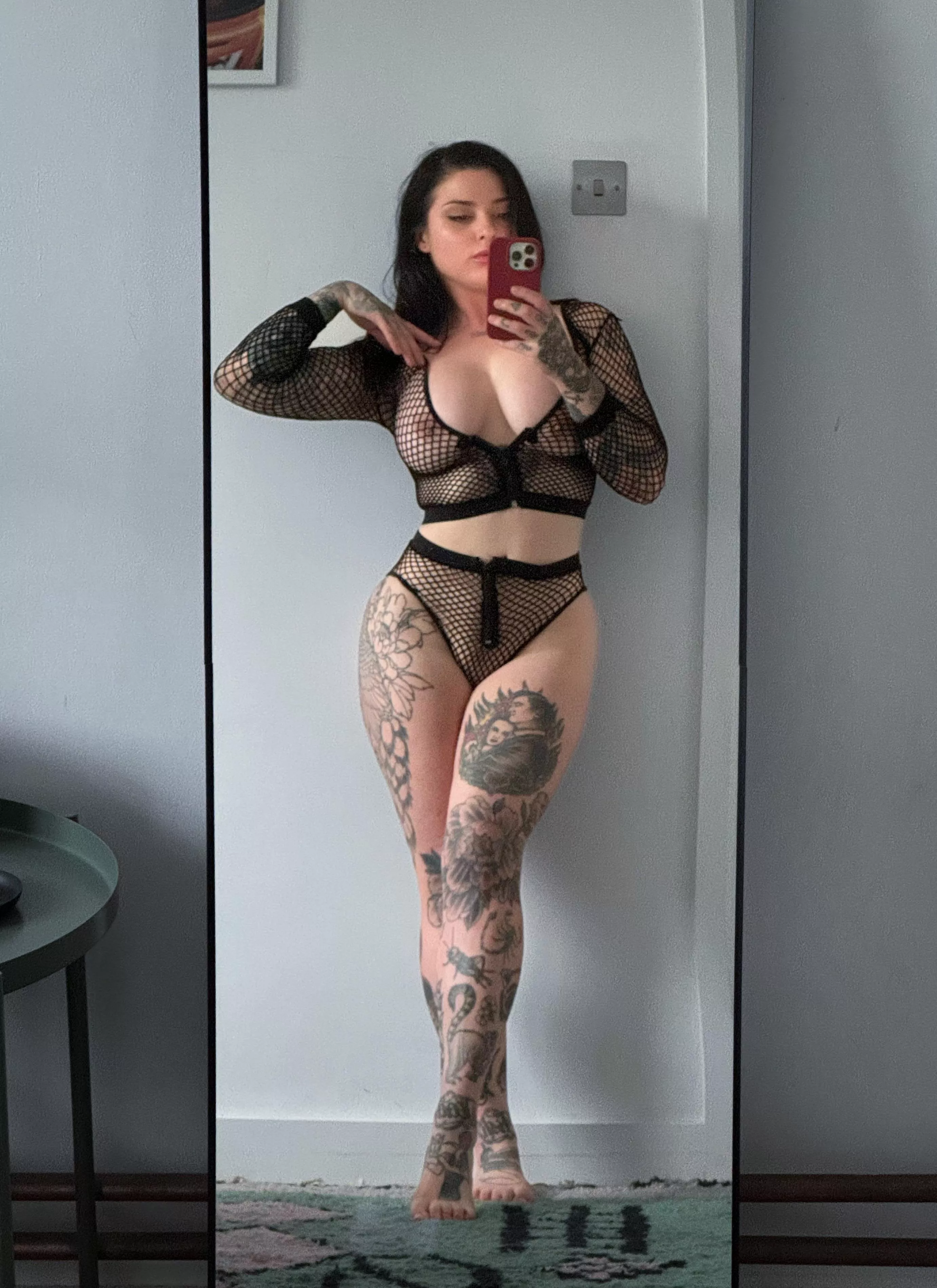 Somebody told me I had ugly tattooos but what they don’t know is my pussy is so pretty that it balances everything out 