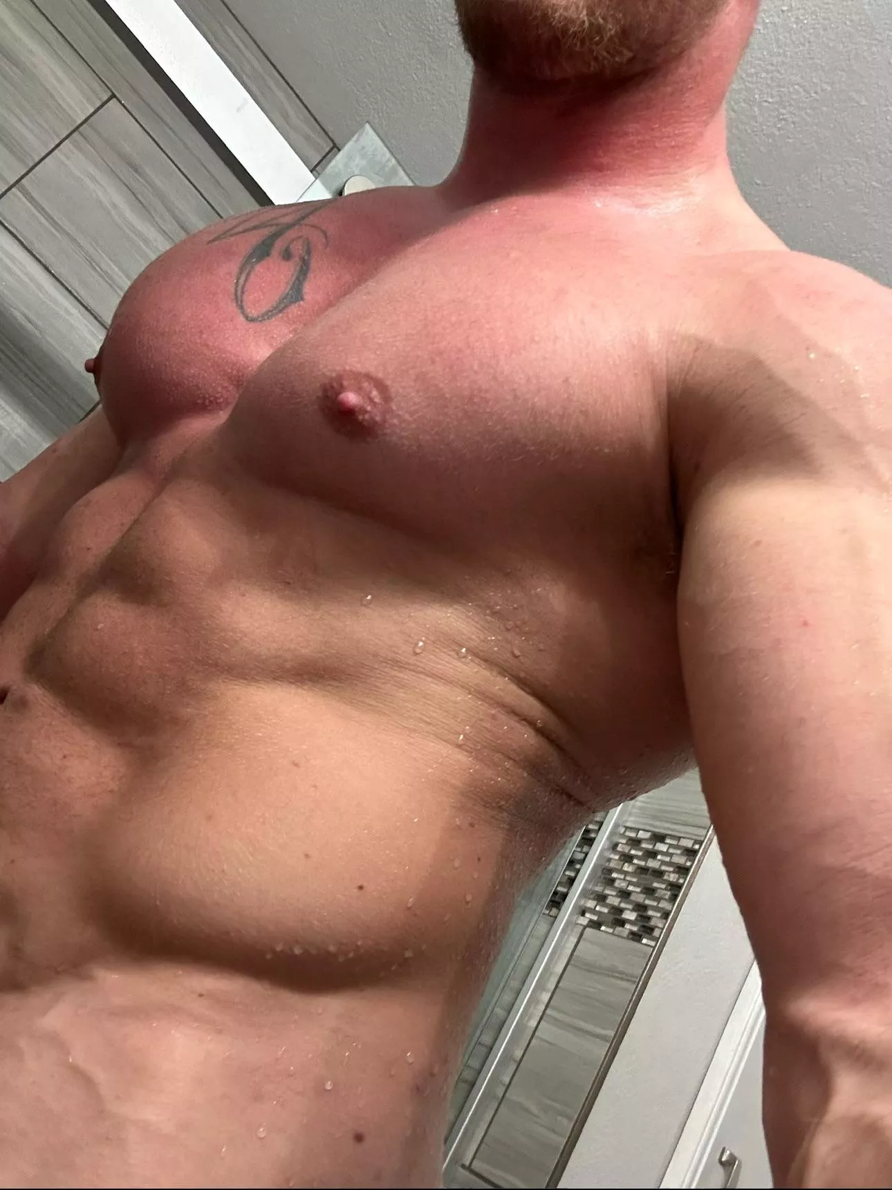 The V is the hottest muscle 🤪