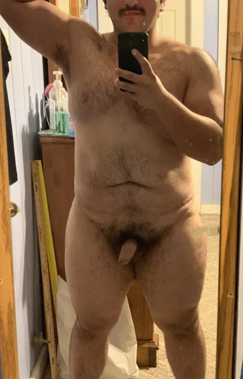 This 250lb bear can pick you up and swing you around.. who would lick until it’s wet with precum? 😉