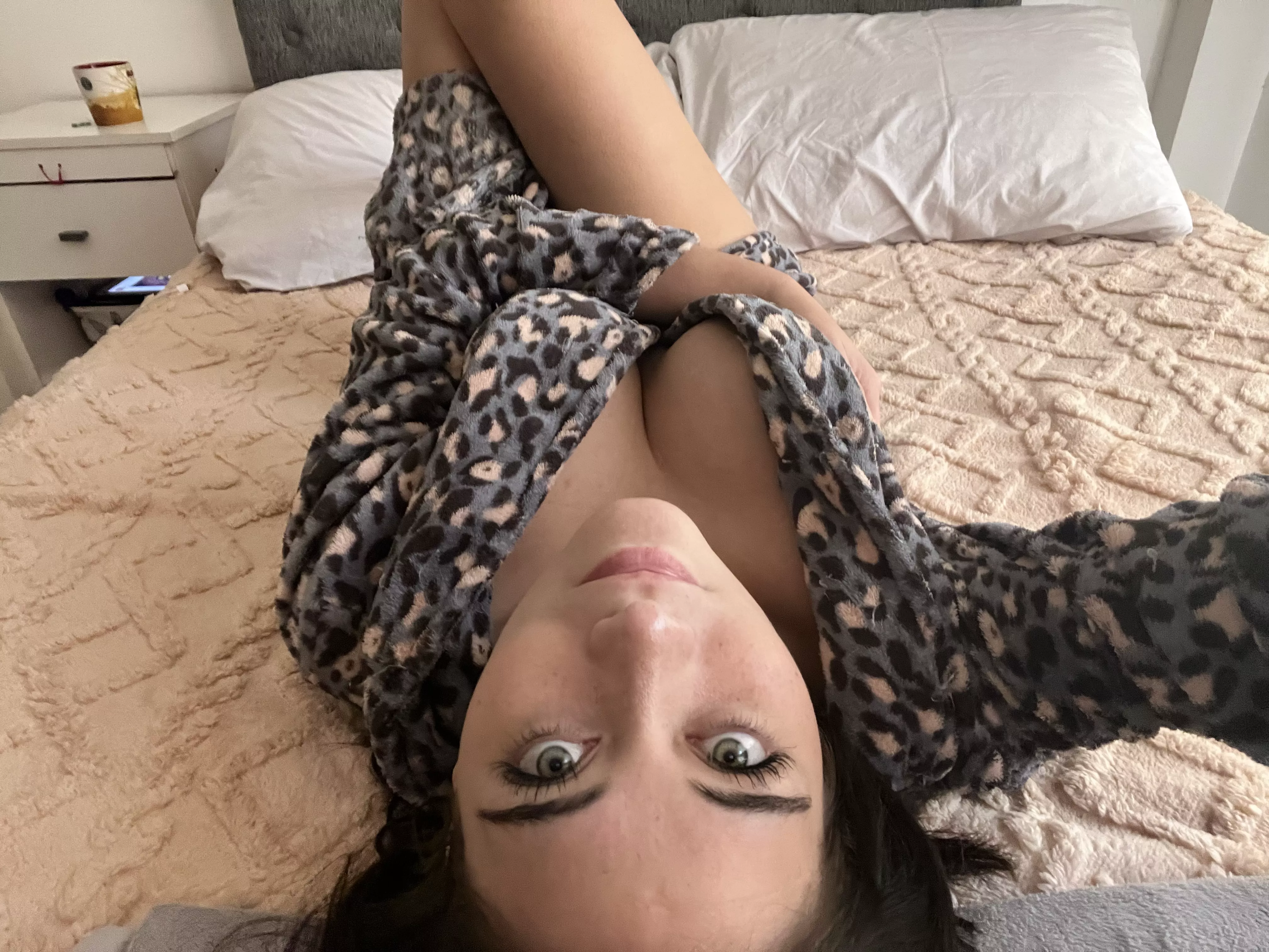 Wives in robe are underrated