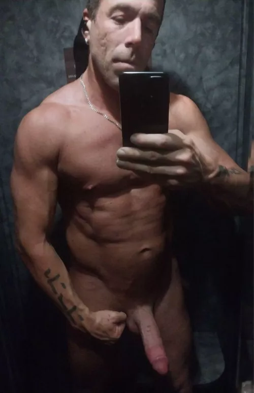 [45], 6', 178.8 lbs. Bulking and blasting. Up 3 lbs this week, 11.6 lbs last month. 