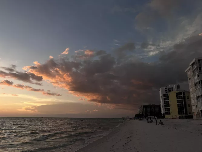 A perfect way to end the day🤍