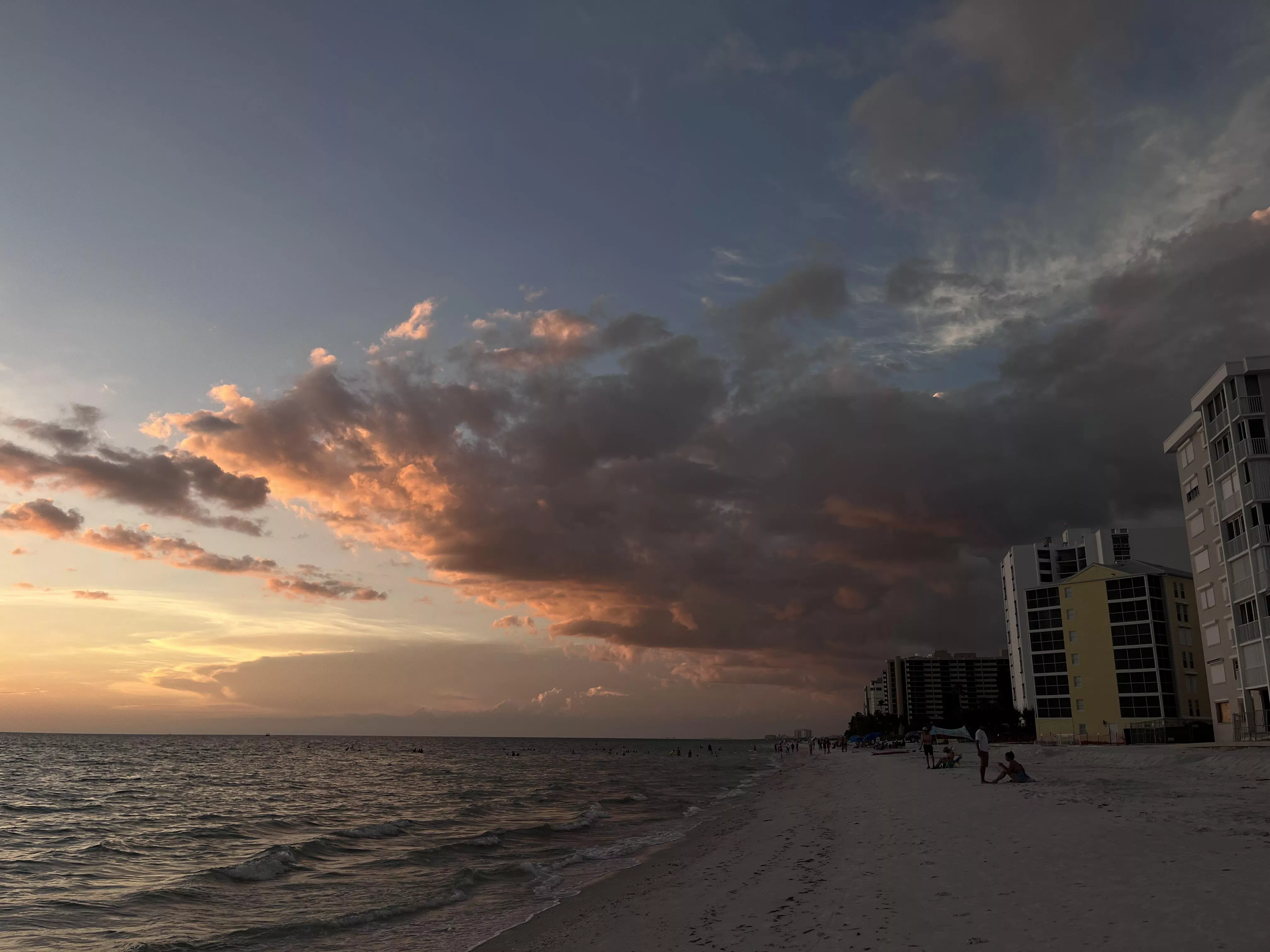 A perfect way to end the day🤍