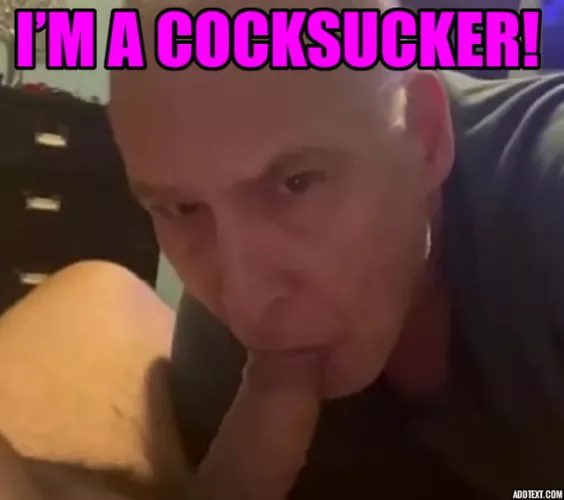 BiBottomCockSucker has a Mouthful of COCK!