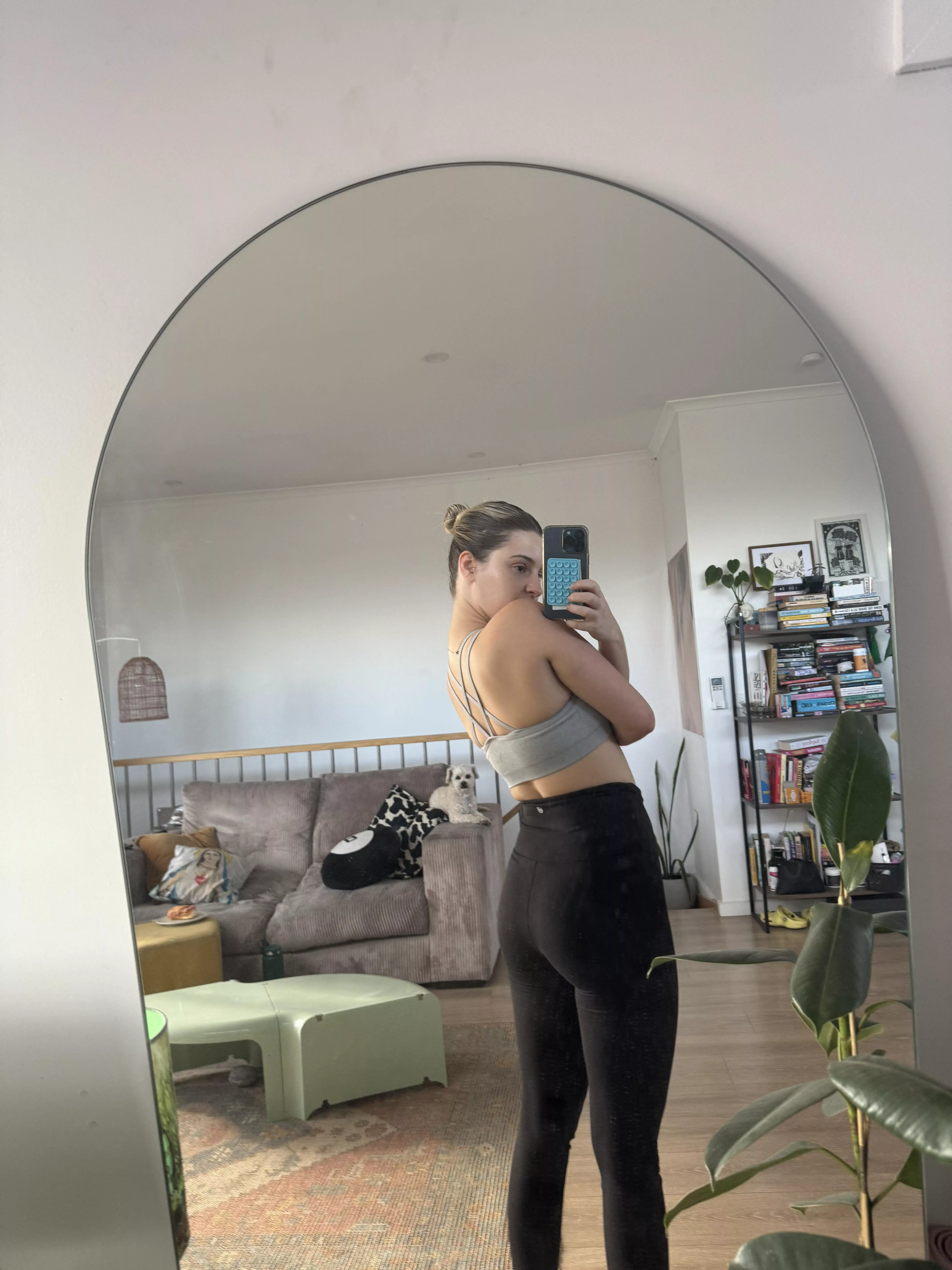 can you see my glutes coming in (f)