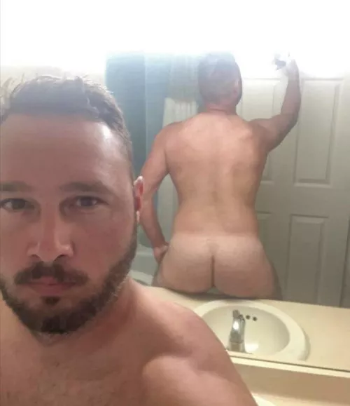 Just a late 30s dad butt