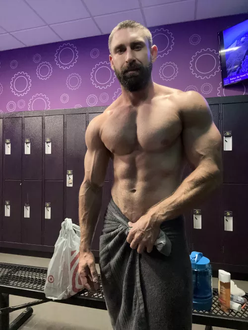 Meet me in the gym shower 