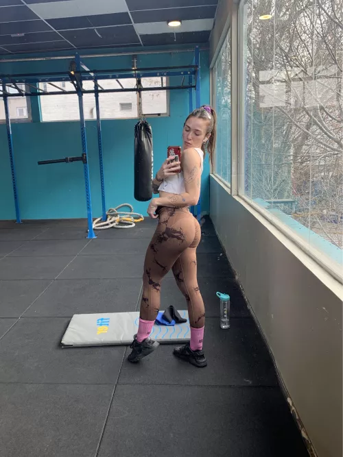 Mondays are hard but so do I ;) 