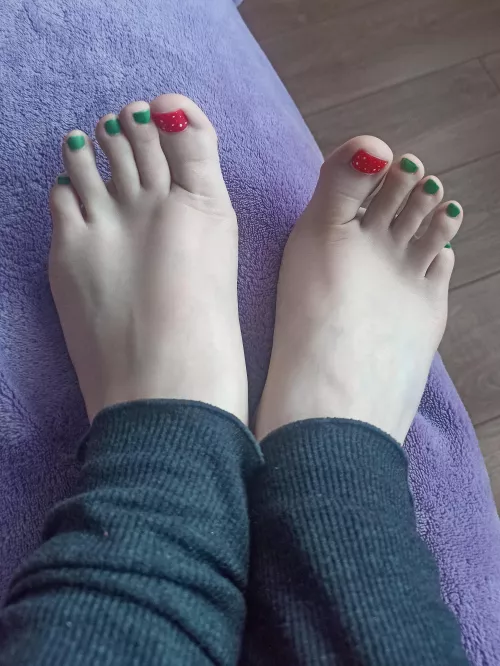My toes look sweet