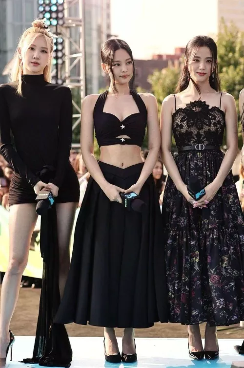Roseanne Park, Jennie Kim, Jisoo Kim