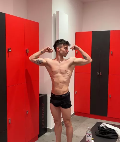 What would you lick first?😋