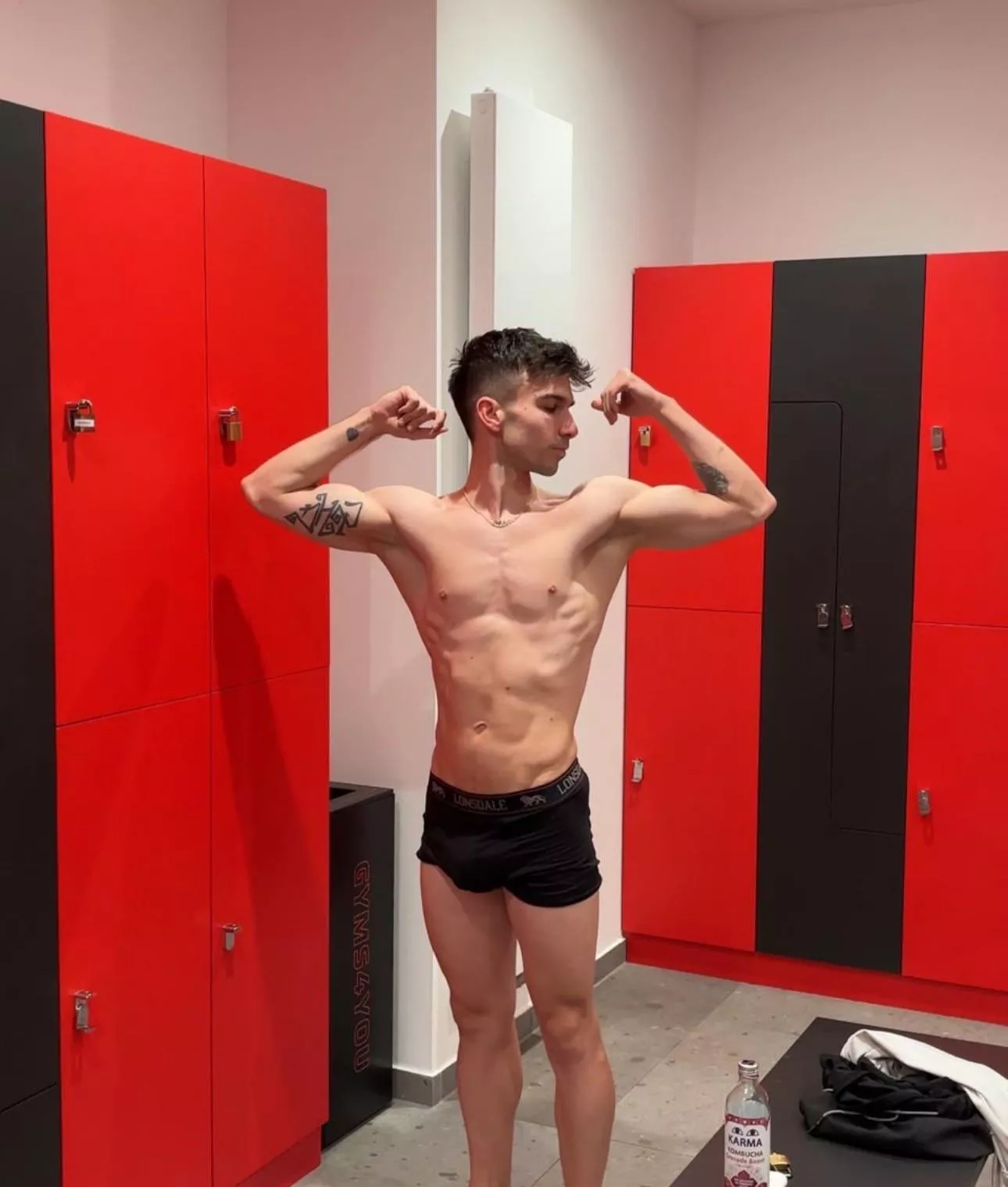 What would you lick first?😋