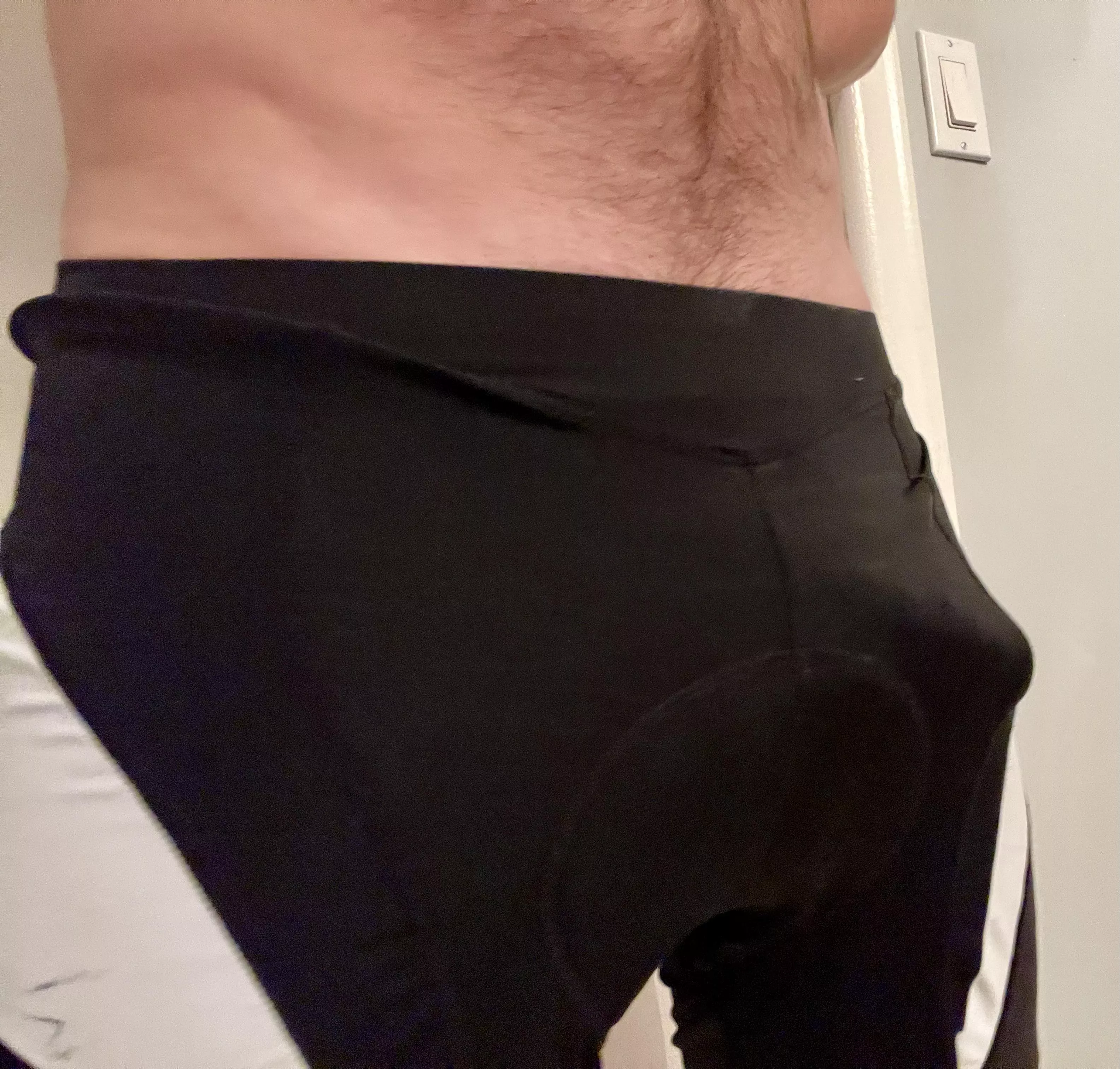 (36) Fit American dad bulging through his bike shorts. Anyone wanna go for a ride?