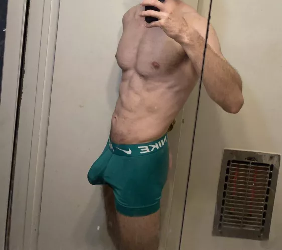 Anyone with bulge underwear kink ?