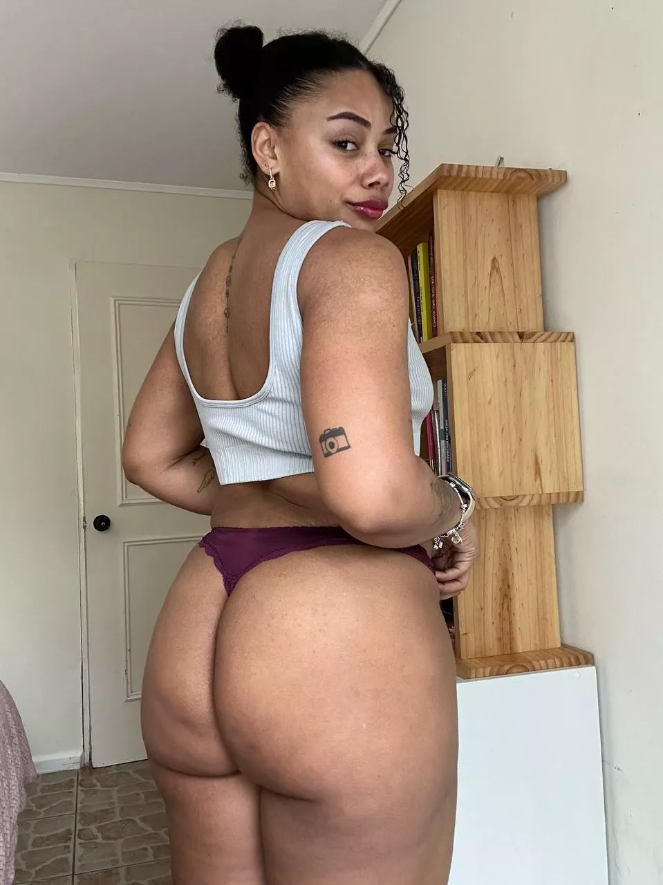 Do you like latina booty ? Y or N 