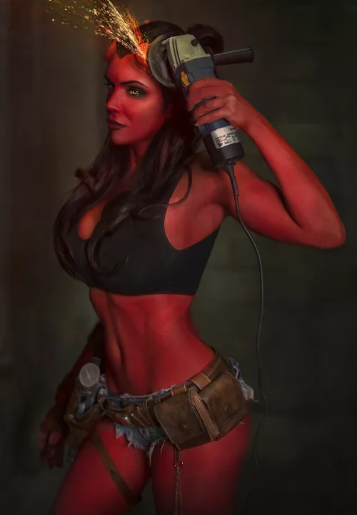 Fem Hellboy by Octokuro