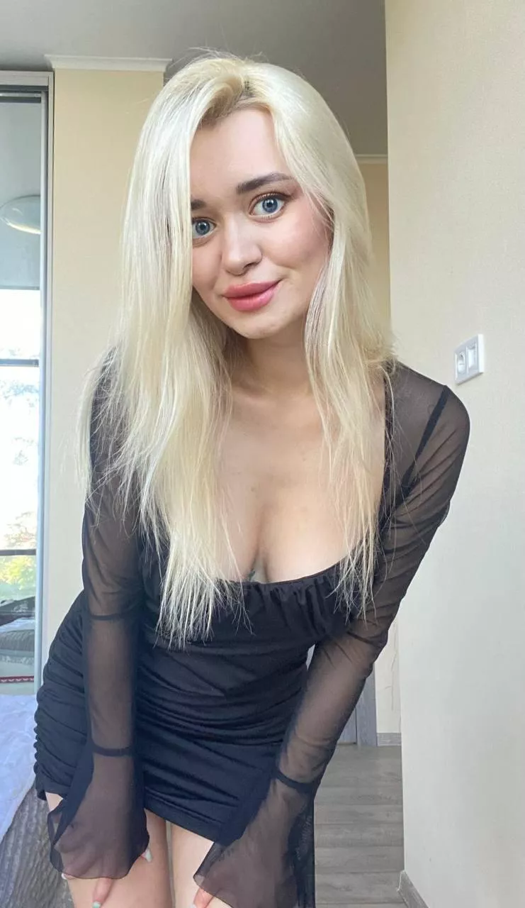 I hope you will take a good look at my gorgeous dress