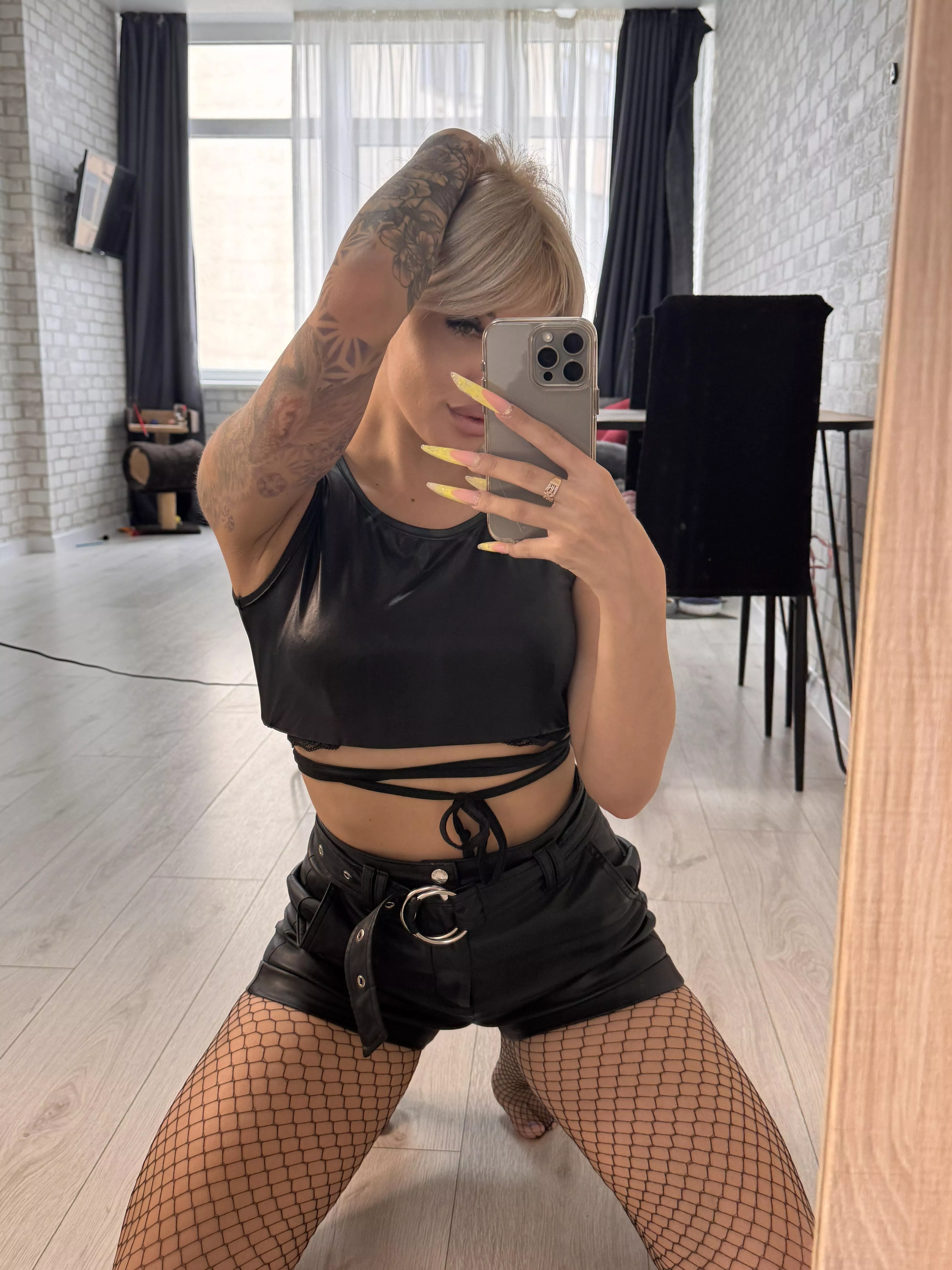 Leather goddess seeking her loyal subject