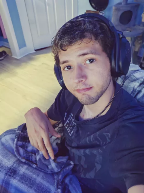 Looking to make friends my age 23