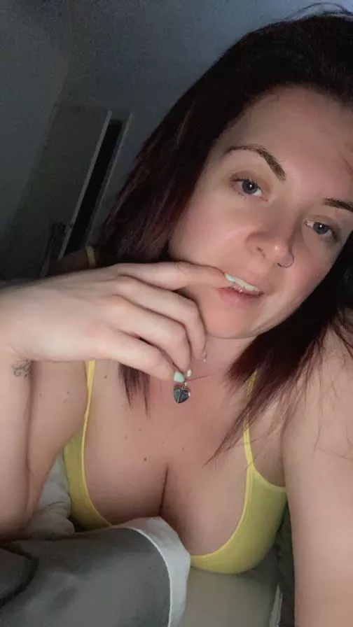 Nails and cleavage 