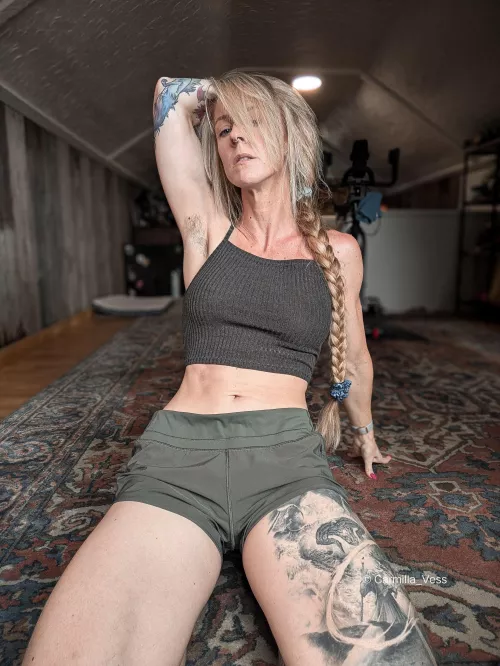 Post workout armpit flash